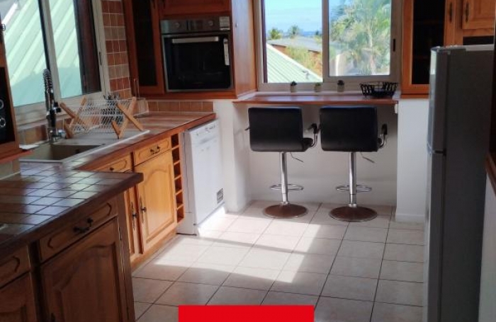 Vente Maison 123m&sup2; 8 pièces Saint Gilles les Bains