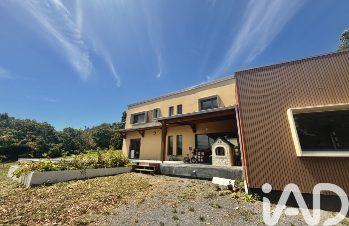 Vente Divers 140m&sup2; 4 pièces Saint-Pierre