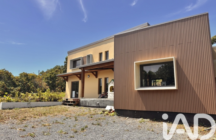 Vente Divers 140m&sup2; 4 pièces Saint-Pierre