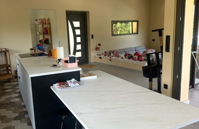 Vente Divers 140m&sup2; 4 pièces Saint-Pierre