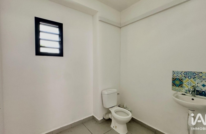 Location Fonds de commerce 40m&sup2; Rivi&egrave;re Saint Louis