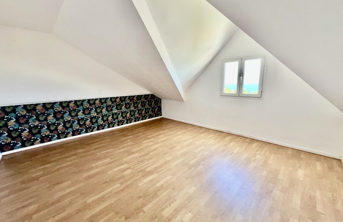 SAINT JOSEPH 97480 - VILLA &Agrave; &Eacute;TAGE - BEAUX VOLUMES - MAGNIFIQUE VUE MER - PROCHE ETABLISSEMENTS SCOLAIRE