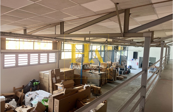 Location Entrepot 530m&sup2; Saint Andr&eacute;