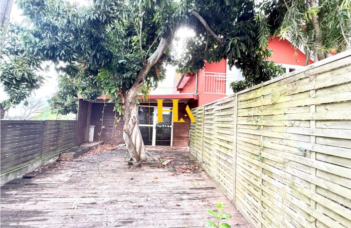 Vente Immeuble 300m&sup2; 11 pi&egrave;ces Le Tampon