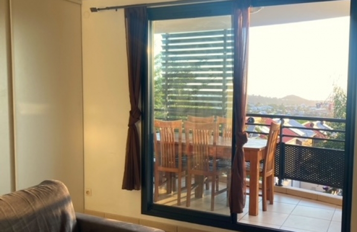 La Possession MOULIN JOLI : bel appartement 2 pi&egrave;ces lou&eacute; en meubl&eacute;