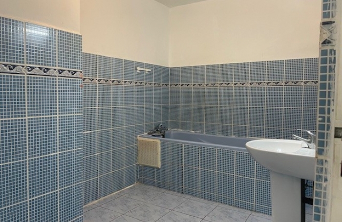 CASE CREOLE ST ANDRE AVENUE DE BOURBON PROCHE CENTRE VILLE