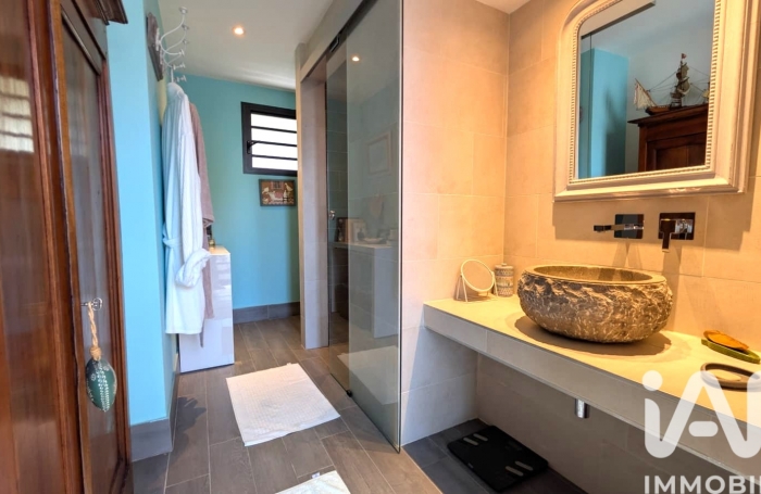 Vente Divers 185m&sup2; 6 pièces Saint Paul