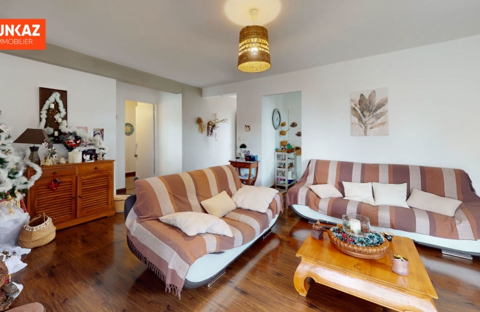 Vente Appartement 95.35m&sup2; 4 pi&egrave;ces Saint Gilles Les Hauts