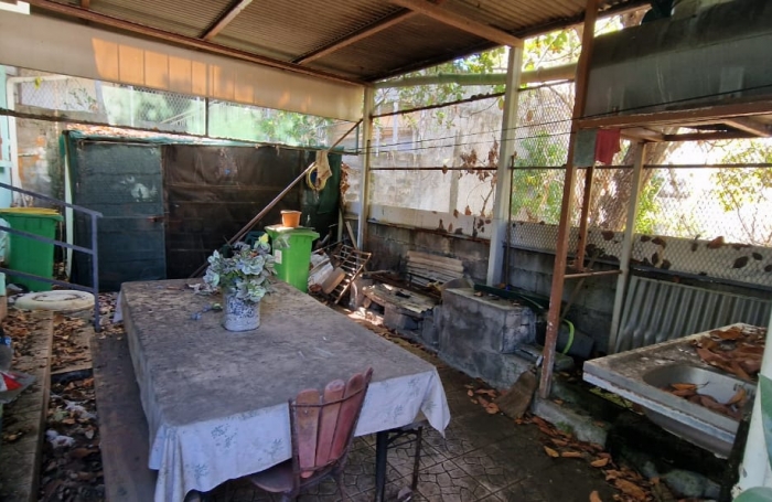 &Agrave; VENDRE   MAISON &Agrave; R&Eacute;NOVER   POTENTIEL EXCEPTIONNEL   SAINT-PIERRE (97410) GRANDS BOIS &agrave; 160 500 &euro; FAI