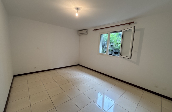 &Agrave; LOUER - MAISON T3 - SAINTE-MARIE