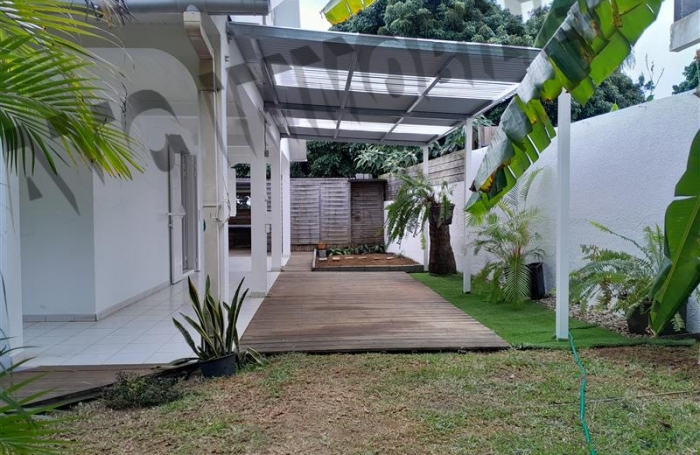 Location Maison 85m&sup2; 4 pi&egrave;ces Ravine des Cabris