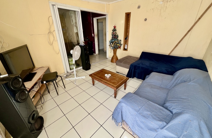 SAINT JOSEPH 97480 - ENSEMBLE IMMOBILIER &Agrave; RAFRA&Icirc;CHIR - EMPLACEMENT DE CHOIX