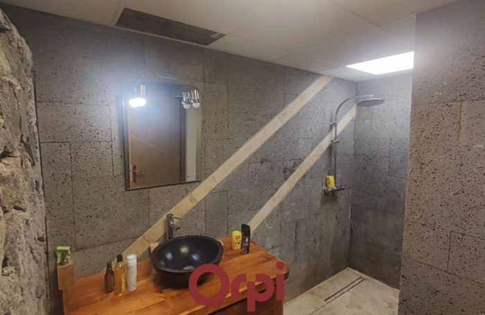 Vente Immeuble 120m&sup2; 6 pièces Saint-Pierre