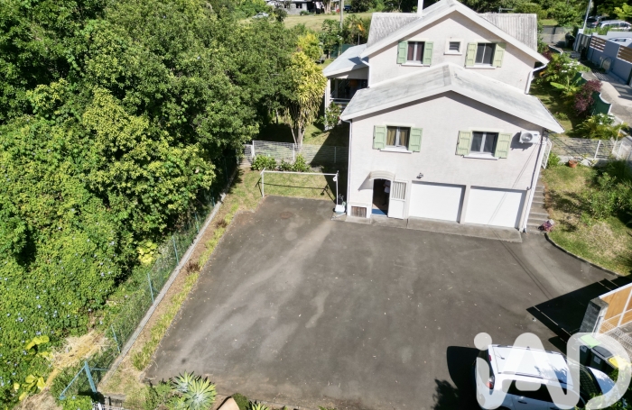 Vente Divers 202m&sup2; 6 pièces Le Tampon