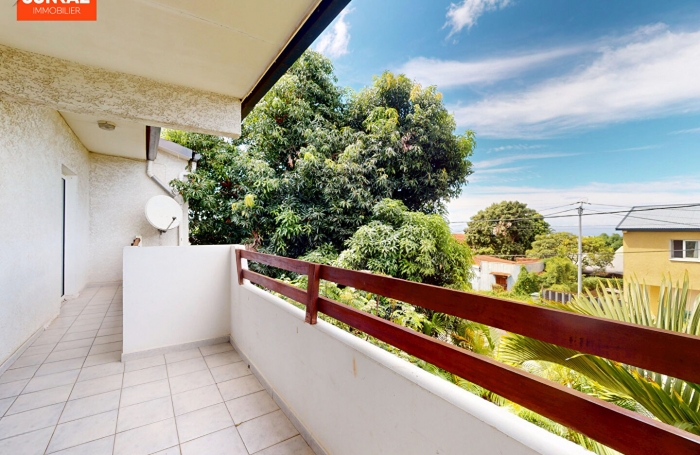 Vente Appartement 79.4m&sup2; 4 pi&egrave;ces Saint-Pierre