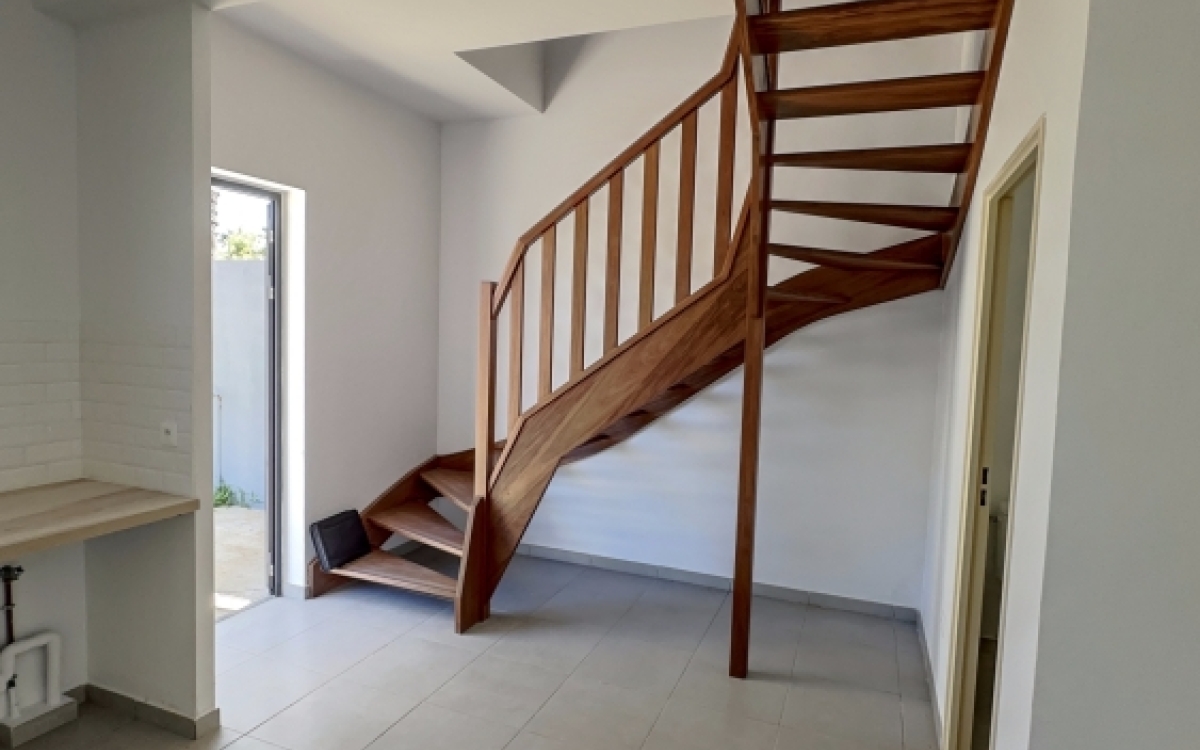 MAISON DE VILLE PROCHE CHU