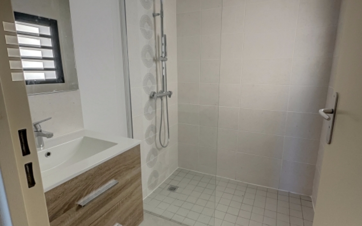 MAISON DE VILLE PROCHE CHU