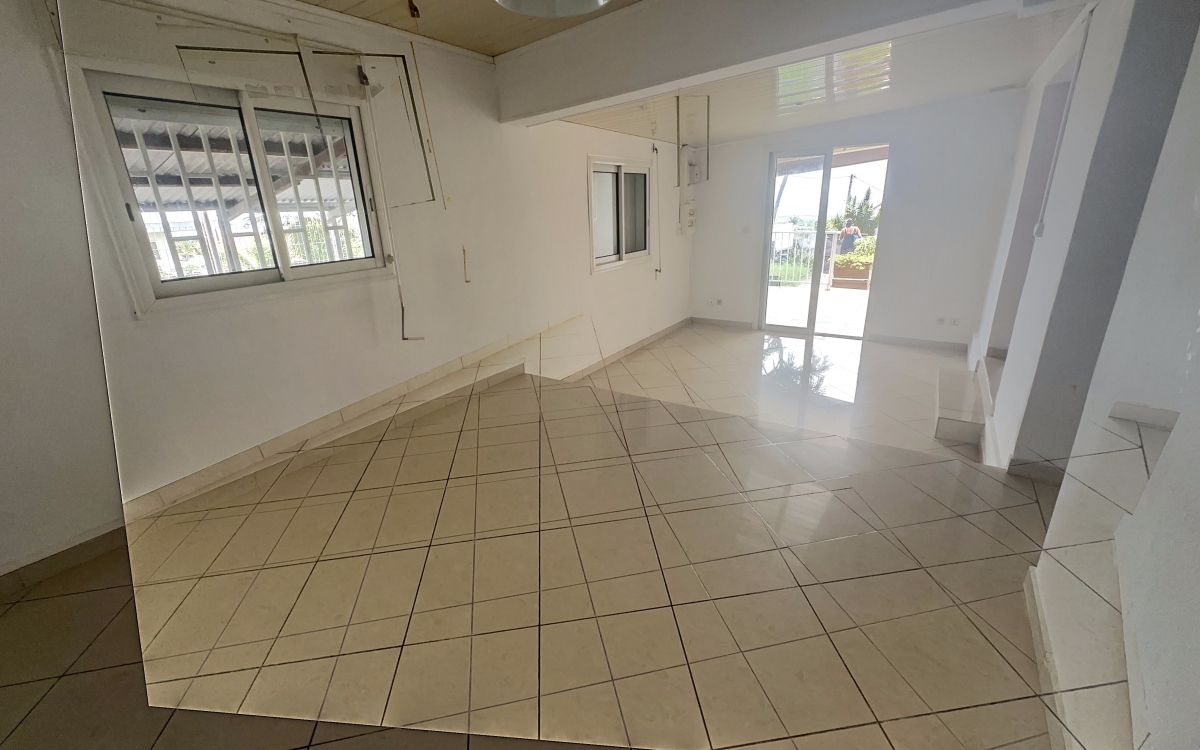 MAISON VILLE T3 AVEC PISCINE