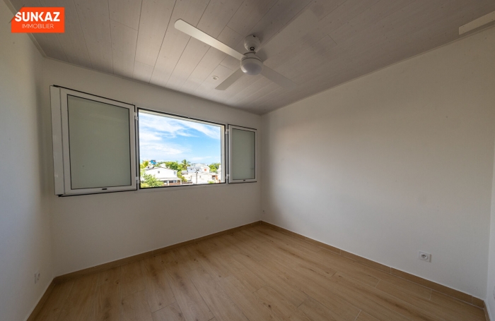 Location Appartement 80m&sup2; 4 pi&egrave;ces Saint-Pierre