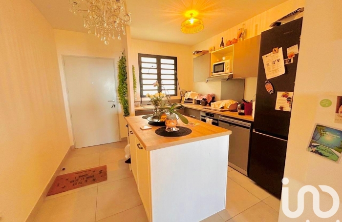 Vente Appartement 66m&sup2; 3 pièces Saint Gilles Les Hauts