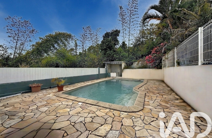 Vente Divers 185m&sup2; 5 pièces Sainte Marie