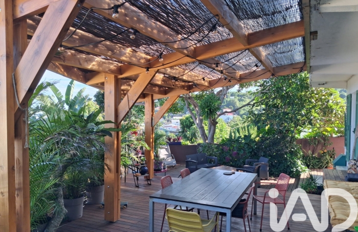 Vente Maison 147m&sup2; 6 pièces Saint Gilles Les Hauts