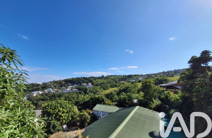 Vente Maison 147m&sup2; 6 pièces Saint Gilles Les Hauts