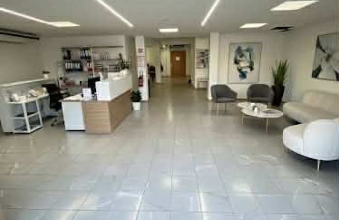 Local commercial de 319 M2 au Chaudron