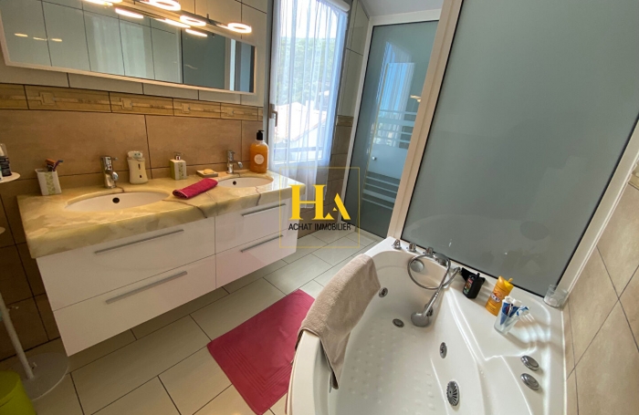 Vente Appartement 121m&sup2; 5 pi&egrave;ces Saint-Leu