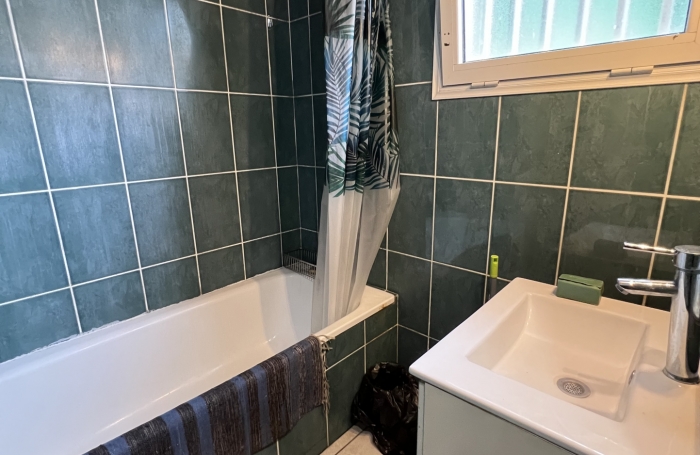 SAINT JOSEPH 97480 - VILLA DE PLAIN PIED - 3 CHAMBRES - LUMINEUSE - ENVIRONNEMENT PAISIBLE