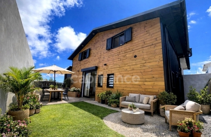 Vente Maison 90m&sup2; 5 pièces Saint Gilles Les Hauts