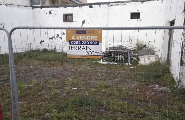 Terrain &agrave; vendre carr&eacute; d'or