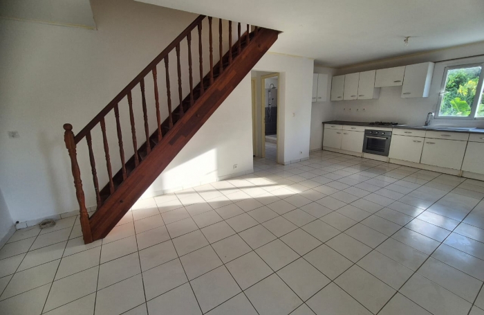 Appartement T6 Duplex &agrave; Sainte-Suzanne