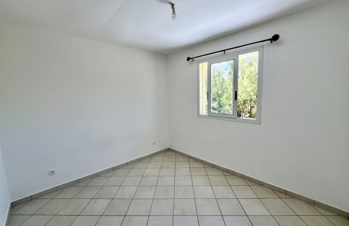 SAINT PHILIPPE 97442 - ENSEMBLE IMMOBILIER LUMINEUX ET FONCTIONNEL - SECTEUR RECHERCH&Eacute;