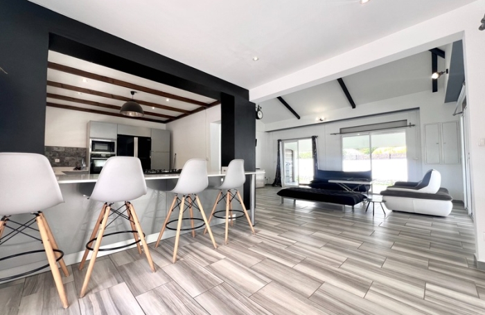 Vente Maison 180m&sup2; 6 pièces Saint Gilles les Bains