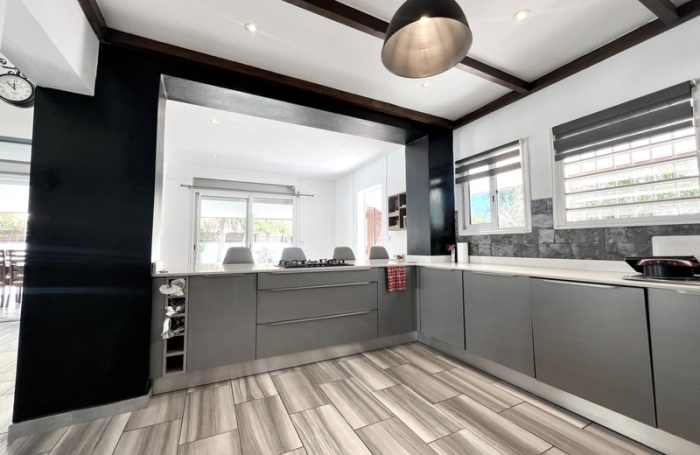 Vente Maison 180m&sup2; 6 pièces Saint Gilles les Bains