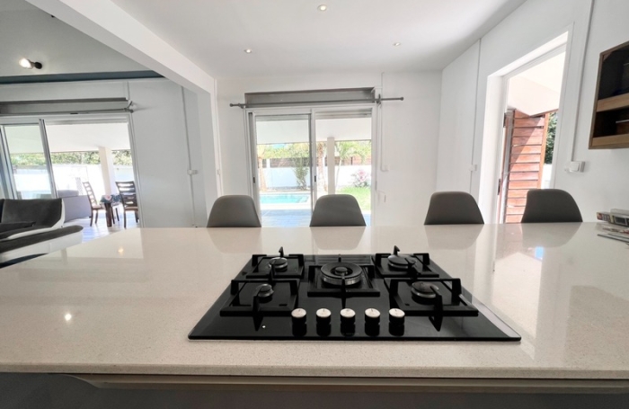 Vente Maison 180m&sup2; 6 pièces Saint Gilles les Bains