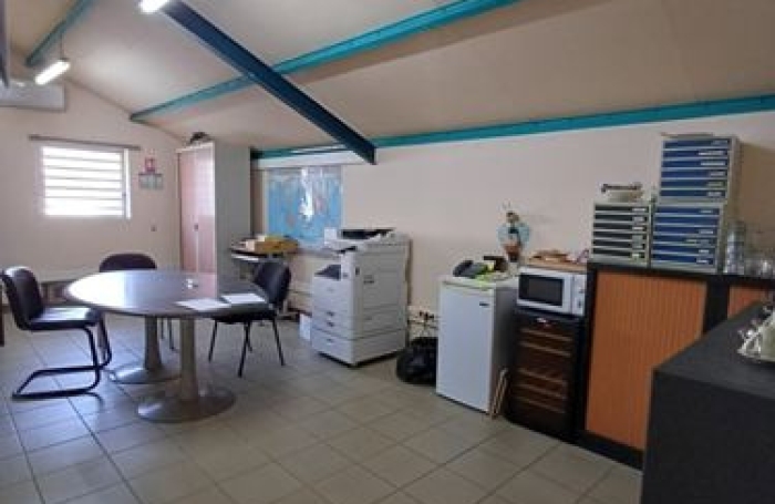 Local commercial 210m2 &agrave; St-Denis