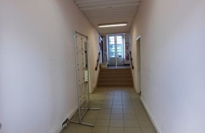 Local commercial 210m2 &agrave; St-Denis