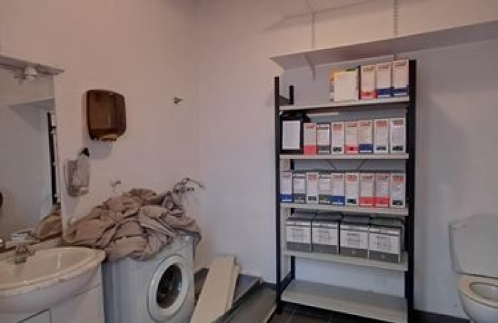 Local commercial 210m2 &agrave; St-Denis