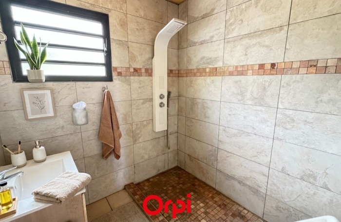 Vente Maison 180m&sup2; 6 pièces La Possession