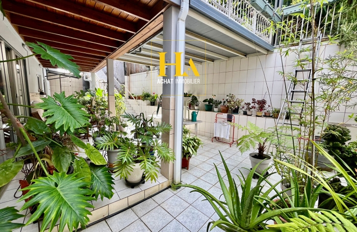 Vente Maison 228.25m&sup2; 7 pi&egrave;ces La Chaloupe Saint Leu