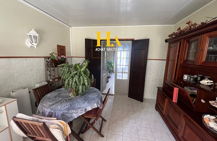 Vente Maison 228.25m&sup2; 7 pi&egrave;ces La Chaloupe Saint Leu