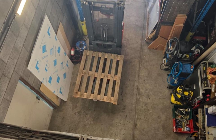 Local d'activit&eacute;s - Entreposage - Bureaux 250 m2 Le Port