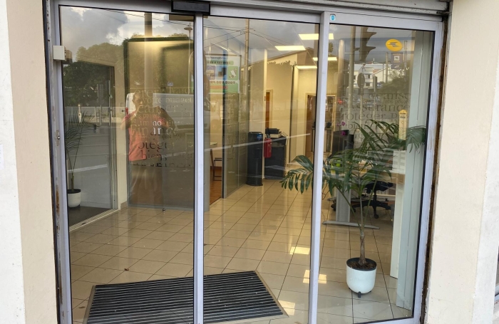 A louer local commercial ou bureau 110m2 - La Possession