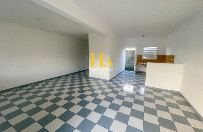 Vente Maison 100m&sup2; 4 pi&egrave;ces Sainte Suzanne