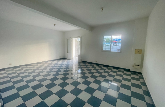 Vente Maison 100m&sup2; 4 pi&egrave;ces Sainte Suzanne