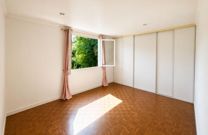 Vente Maison 152m&sup2; 4 pièces Saint Gilles Les Hauts