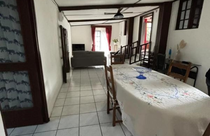 Location Maison 110m&sup2; 5 pièces Saint Gilles Les Hauts