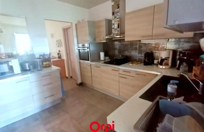 Vente Maison 156m&sup2; 6 pièces Saint Gilles Les Hauts
